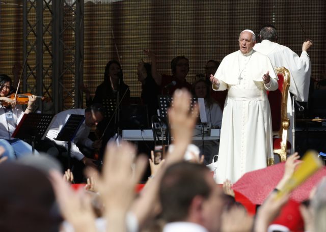 Υποδοχή ροκ σταρ για τον Πάπα Φραγκίσκο στο «Ολίμπικο» της Ρώμης